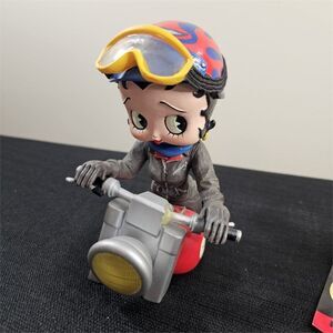 Betty Boop - King Feature 2001 Biker Motorcycle Bobblehead